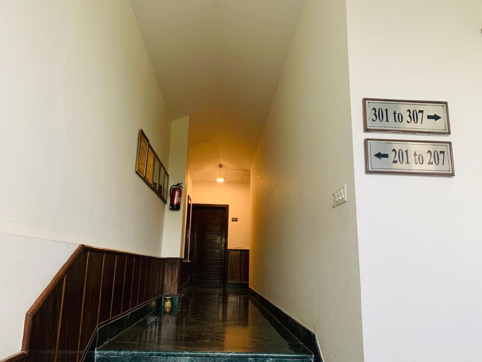 The Riverview Retreat Corbett By Leisure Hotels Garjia Екстер'єр фото