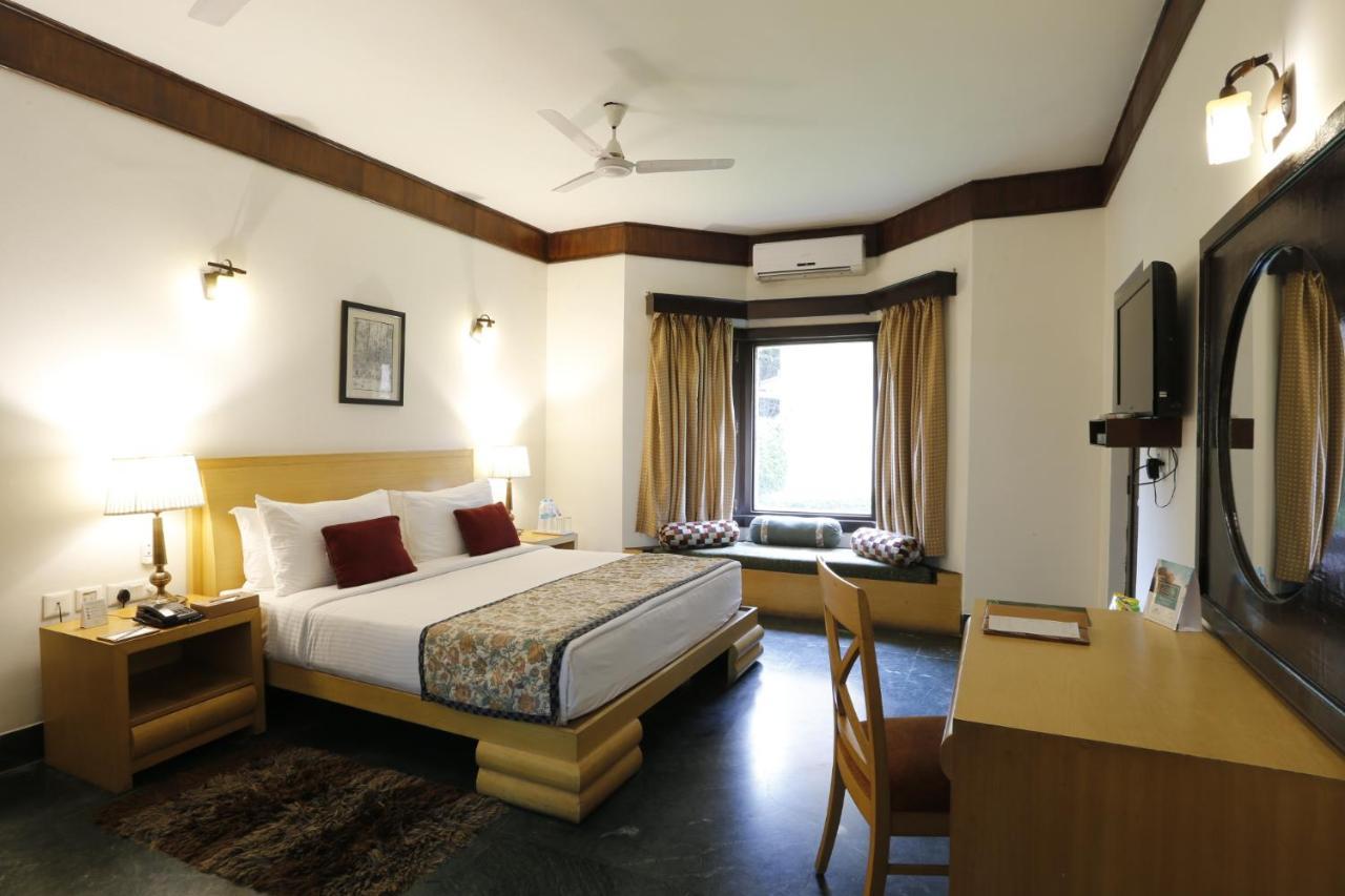 The Riverview Retreat Corbett By Leisure Hotels Garjia Екстер'єр фото